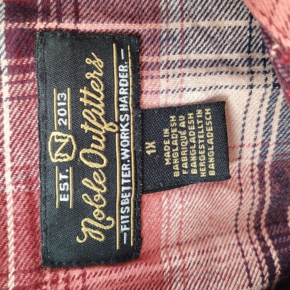 Noble Outfitters Button Down Flannel Size 1X Pink Blue Plaid NWT - Picture 2 of 5